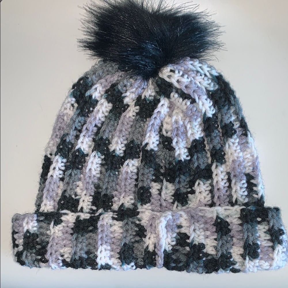Chunky Knit Black and White Winter Hat